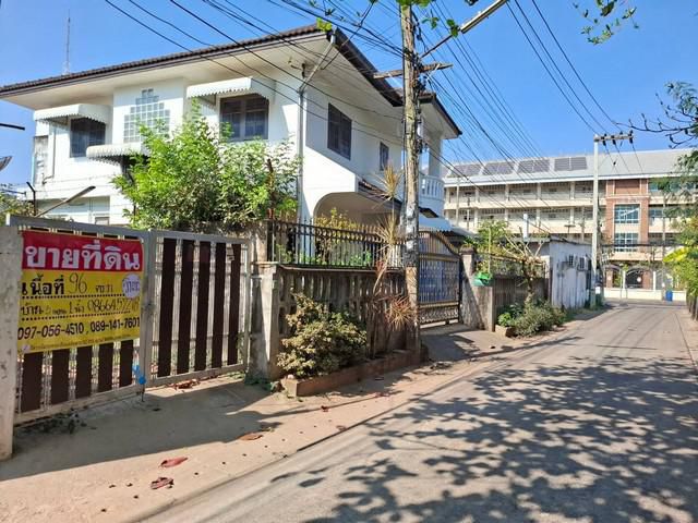 ขายบ้าน 96 ตร.วา  ซ.ศรีชมชื่น 2  ใกล้โรงเรียนอุดรพิทยานุกูล  อุดร