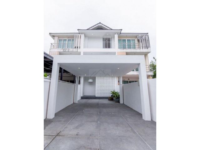 ขายทาวน์โฮม 3 ชั้น 37 ตรว. 280 ตรม รัชดาภิเษก36 รีโนเวทใหม่ พร้อม