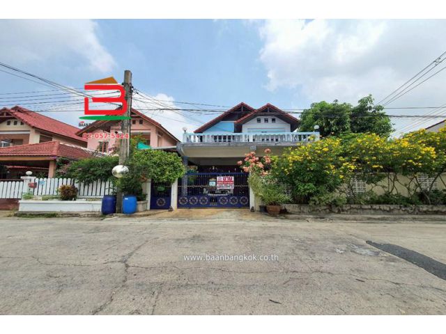 บ้านเดี่ยว หลังมุม หมู่บ้าน เลิศอุบล กม.6 ซอยรามอินทรา 65 แยก 2-4 เนื้อที่ 70.4 ตรว. ถนนรามอินทรา แขวงท่าแร้ง เขตบางเขน