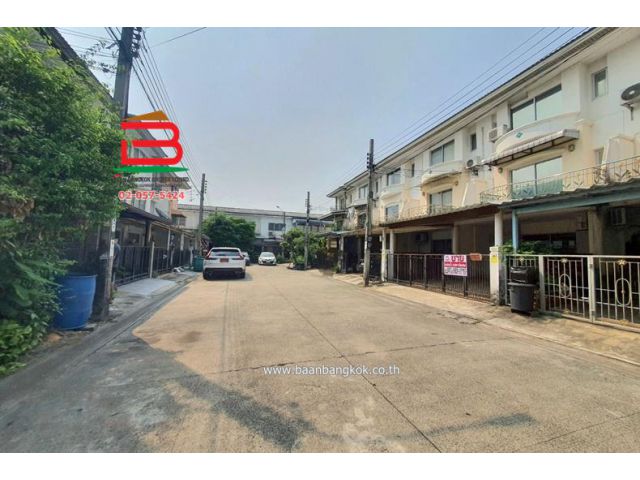 ทาวน์โฮม โครงการ ศุภาลัยวิลล์ เอกมัย-รามอินทรา เนื้อที่ 21.9 ตรว. ซอยนวลจันทร์ 64 แขวงคลองกุ่ม เขตบึงกุ่ม