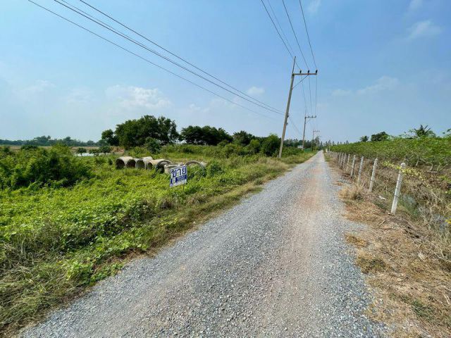ขายที่ดิน 100 ตรว ลาดหลุมแก้ว ใกล้วัดเจดีย์หอย ตำบลระแหง อำเภอลาดหลุมแก้ว จังหวัดปทุมธานี
