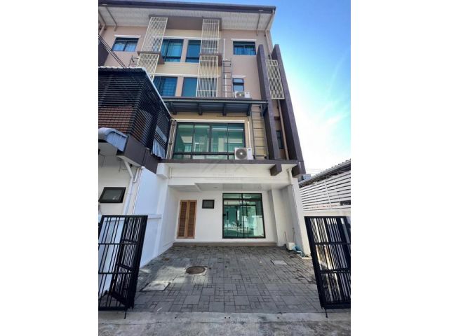 ให้เช่าโฮมออฟฟิศ 4 ชั้น ห้องมุม ม.Up Town สาธุประดิษฐ์ 20-จันทน์4