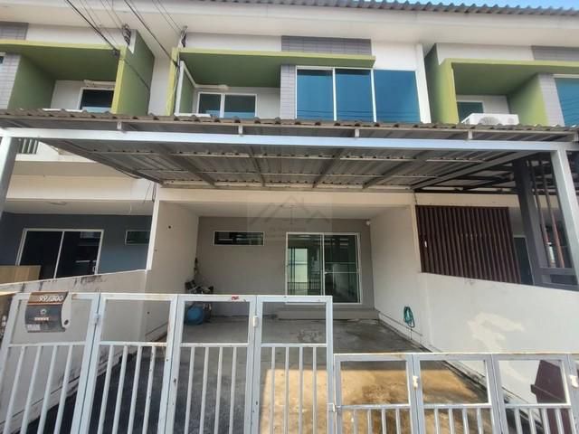P526 ให้เช่า  The Trust Town เดอะทรัสต์ ทาวน์ วงแหวน-ลำลูกกา