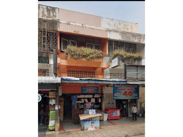ขายอาคารพาณิชณ์ห้าแยกสันติธรรม ตึกแถว 2 ชั้นครึ่ง commercial buildings in city center 2 and half floors