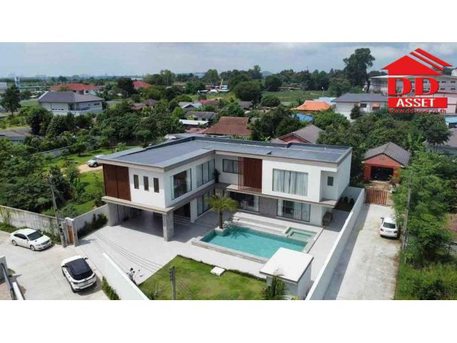 For sell Modern style pool villa in Pattaya
