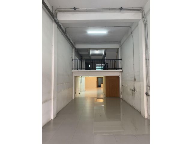 ขายอาคารในคูเมือง 2 คูหา  19.9 ล้าน 53.2 ตรว  ++ขนาดที่ดิน 8 x 35 เมตร ++  3ชั้นมีดาดฟ้า    ++4 นอน 3 น้ำ    ++ชั้นบนสุด