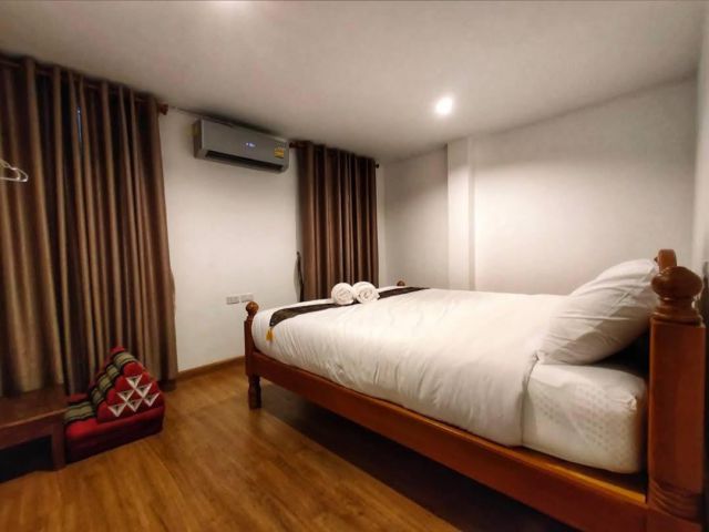 ขายhostel 52.8 ตรว15 ล้าน 1.ใบอนุญาตก่อสร้างอาคาร อ.1 (ทำถูกกฏหมายอาคาร) 2.ใบอนุญาตไม่เป็นโรงแรม ห้องพัก 6 ห้องนอน 10 ห้