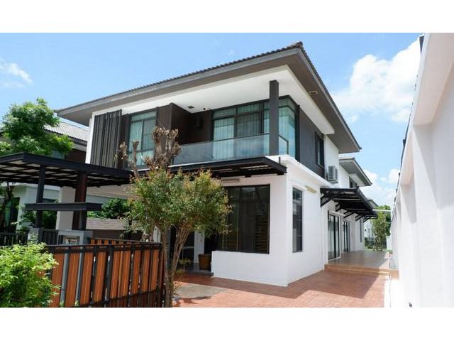 ให้เช่าบ้านเดี่ยว 2หลังคู่ หมู่บ้านมัณฑนา รามอินทรา-วงแหวน ใกล้แฟ
