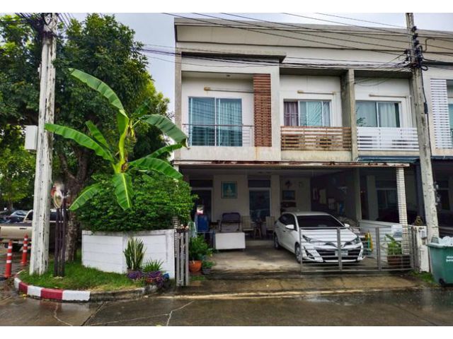 ขายทาวน์เฮ้าส์ หมู่บ้านฮาบิทาวน์ วัชรพล เนื้อที่ 29 ตร.ว. หลังมุม แต่งสวย พร้อมอยู่