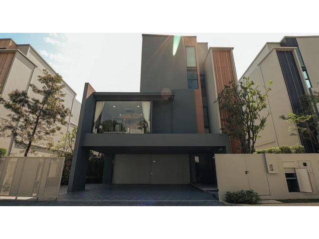 บ้านเดี่ยว 3ชั้น โครงการ วีเว่ กรุงเทพกรีฑา ใกล้โรงเรียนนานาชาติ