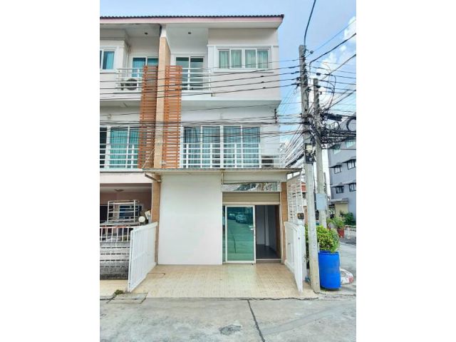 ให้เช่าทาวน์โฮม 3ชั้น โครงการโฮมอินทาวน์ พหลโยธิน73 แขวงสีกัน เขตดอนเมือง กรุงเทพ