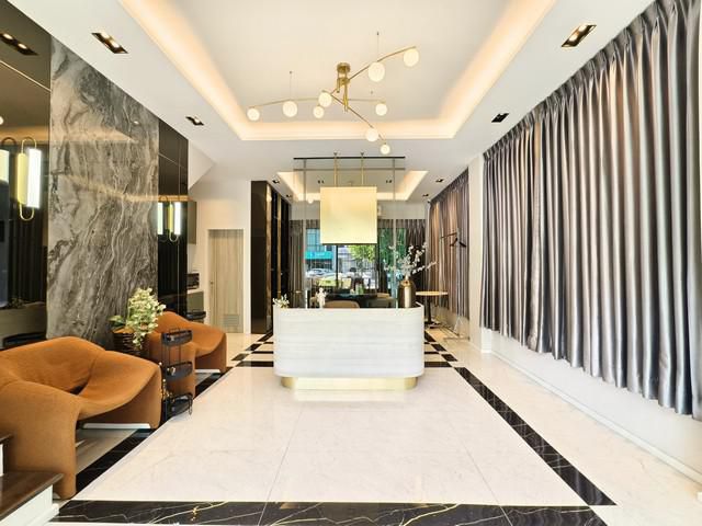 ให้เช่า โฮมออฟฟิศหรู Premium Place Mix Ekamai-Ramintra บ้านตัวอย่