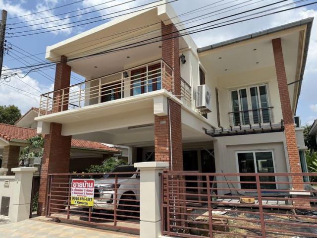 ขายและให้เช่า บ้านเดี่ยว 2 ชั้นพร้อมเข้าอยู่ หมู่บ้านคาซ่าวิว วัชรพล สายไหม โทร: 0958761897