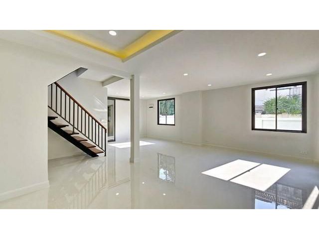 P539 ขาย บ้านแฝด ย่าน สุขุมวิท บางจาก ถนนสุขุมวิท ซอยสุขุมวิท 60/