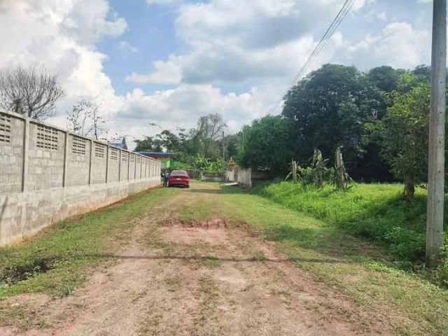 ขายที่ดินตำบลหนองหารสันทรายถมสูงน้ำไฟพร้อมโอน