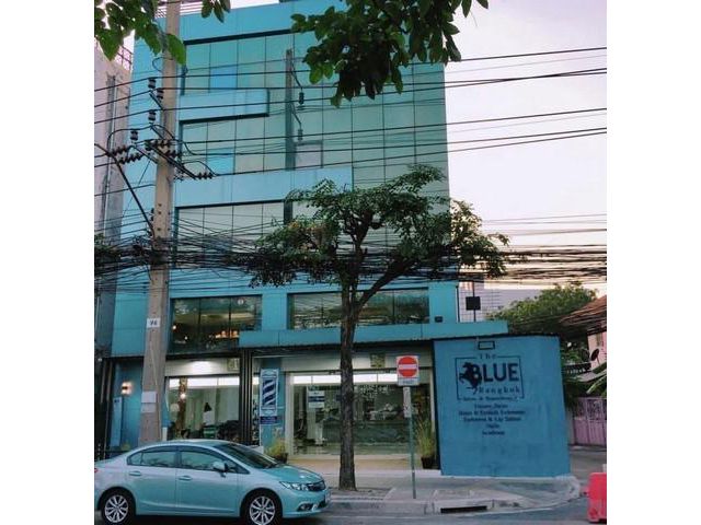 อาคารพาณิชย์ 5ชั้น ถนนเจริญนคร ตกแต่งสวยพร้อมใช้งาน