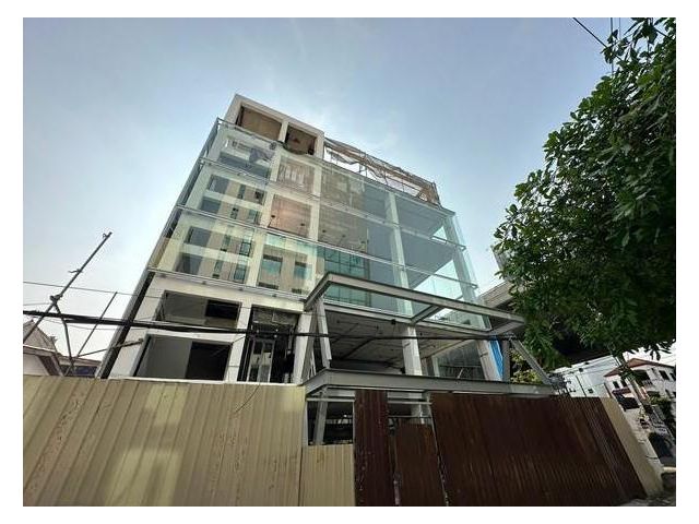 ให้เช่าอาคารสำนักงาน 5ชั้น มีลิฟท์  ย่านพระราม9 ใกล้ห้างเดอะไนน์