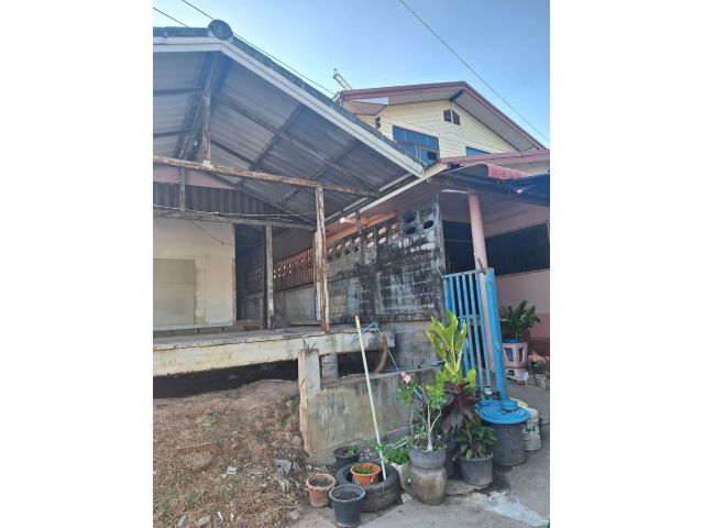 ที่ดินพร้อมบ้านอยู่อาศัย ซอยมิตรภาพ ซ.11/4