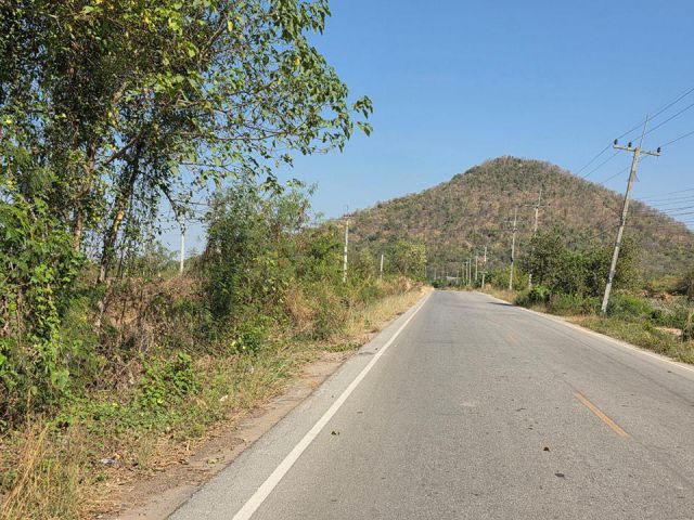 บ้านพร้อมที่ดินติดลำห้วยสาธารณะ เนื้อที่ 5ไร่ 31ตรว. วิวภูเขาสวย ติดถนน 2ด้าน ️