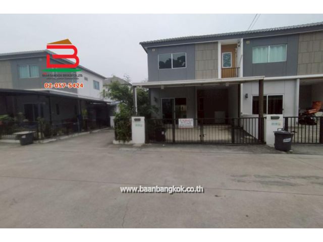 ทาวน์เฮาส์ บ้านพฤกษา 136 แพรกษา-สุขุมวิท หลังริม เนื้อที่ 21 ตรว. ถนนเทพารักษ์ ต.แพรกษา อ.เมือง จ.สมุทรปราการ