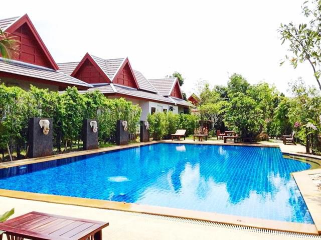 จัดเต็มเฟอร์ 2นอน 2น้ำ หาดแม่รำพึง1กม. ขายรีสอร์ท์วิลล่า 160ตร.ม.