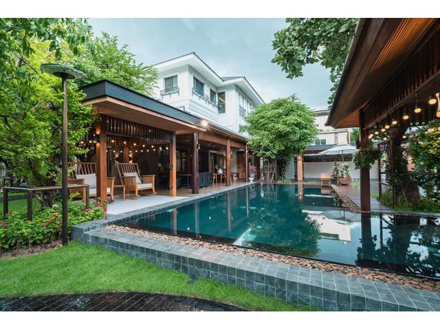 ขายบ้านเดี่ยว3ชั้น 9นอน 1000 ตร.ม.ย่านรามอินทราวัชรพลพร้อมสระว่าย