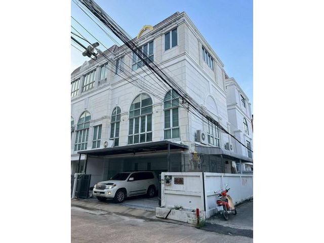 ให้เช่าโฮมออฟฟิต 4 ชั้น หลังมุม 240 ตร.ม. เดอะพาร์ค ลาดพร้าววังหิ
