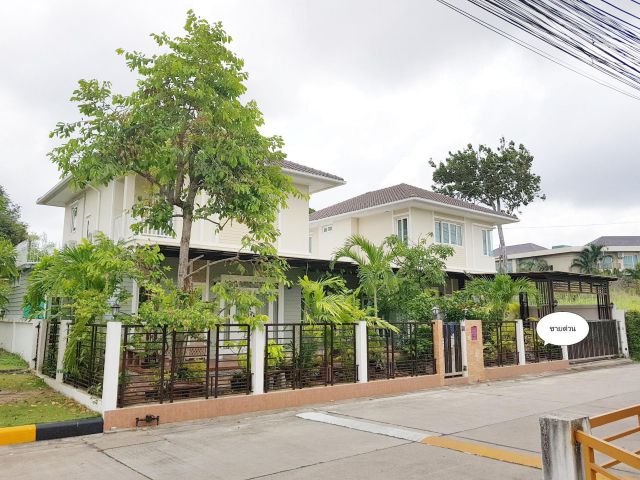 ขายด่วน บ้านเดี่ยว 2 ชั้น จำนวน 2 หลัง (2 โฉนด) บ้านสวย พร้อมอยู่ ตกแต่งครบ 85 ตรว. พื้นที่ใช้สอยกว่า 300 ตรม.