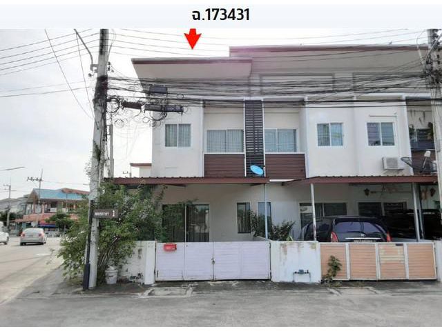 ขายทาน์เฮ่้าส์ 2 ชั้นโครงการเพชรธารา ตำบลสำนักบก อ.เมืองชลบุรี ชล