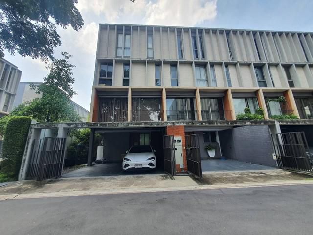 ขาย Luxury ทาวน์โฮมหรู หลังมุม 3.5 ชั้น หมู่บ้านเทพา รามคำแหง 118