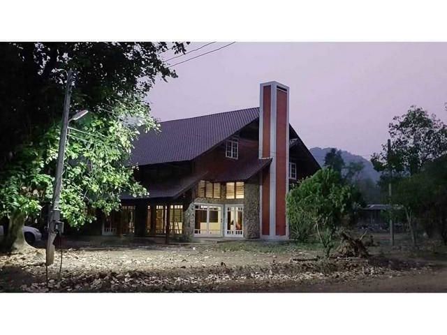 ขายบ้านพักตากอากาศสไตล์ตะวันตก พื้นที่กว้างขวาง ต.บ้านไร่ จ.อุทัย