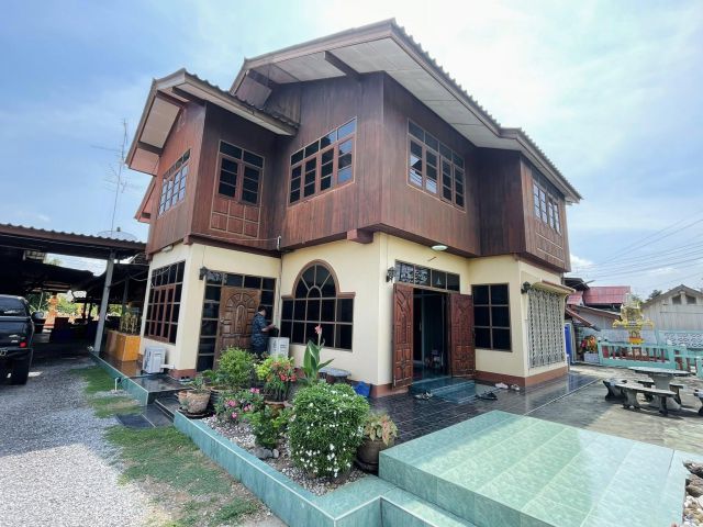 ขายด่วน บ้านพร้อมที่ดิน ติดถนนเพชรเกษม เพชรบุรี (อ.เมืองเพชรบุรี )
