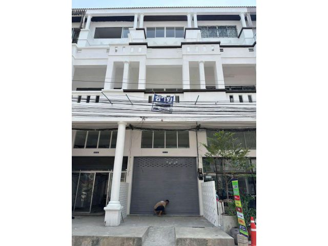 ขายอาคารพาณิชย์ 17 ตรว 4 ชั้น รีโนเวทใหม่ หลัง รพ.เทพปัญญา ตำบลฟ้าฮ่าม อำเภอเมือง จังหวัดเชียงใหม่