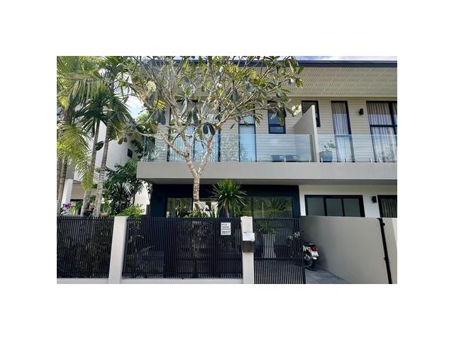 New modern 3 Beds 3 Baths House – FOR RENT