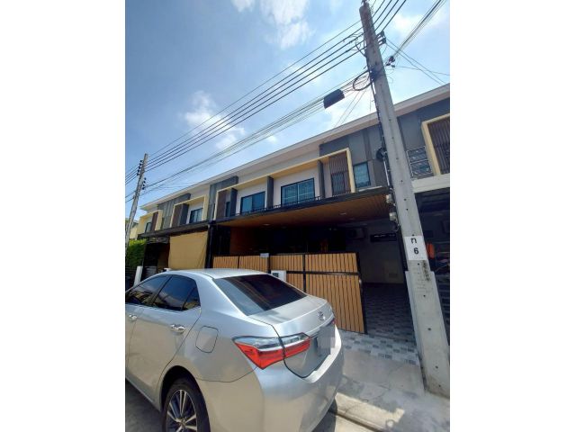 ให้เช่าทาวน์เฮ้าส์ เดอะ คอนเนค พัฒนาการ 38 บ้านรีโนเวทใหม่พร้อมอยู่ (N.1674)