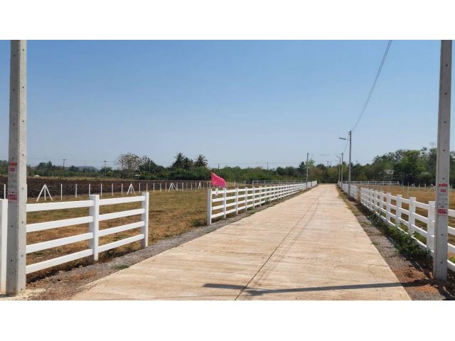 +++ 350 ตร.วา ติดถนนคอนกรีต หน้ากว้าง ใกล้โรงเรียน ชุมชน ร้านค้า อนามัย 550,000 +++