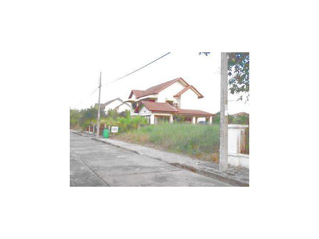 ที่ดินหมู่บ้านศุภาลัยเลค2 ที่ดินถนนคุ้มเกล้า  ถมแล้ว ใกล้ถนนตัดใหม่เชื่อมต่อกับถนนศรีนครินทร์ ร่มเกล้า ร
