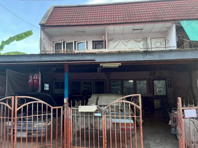 ทาวน์เฮาส์ 2 หลังติดกัน ใกล้ถนนจรัญสนิทวงศ์ ห่างจาก MRTบางอ้อ เพียง 280 เมตร ใกล้ศูนย์การค้ามีตติ้งฮอลล์และโลตัส จรัญสนิ