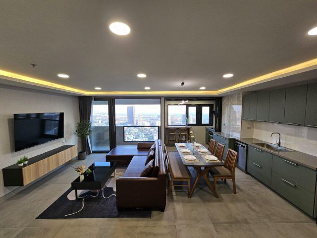 Waterford Diamond Sukhumvit 30/1 for rent 3 bedrooms 3 bathrooms 146.5 sqm rental 110,000 baht/month