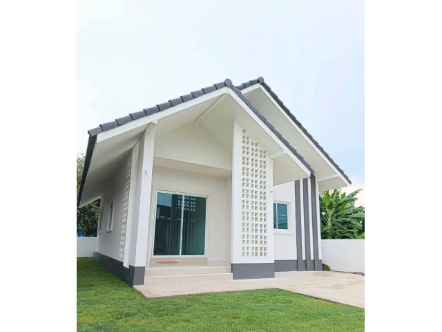 ขายบ้านเดี่ยว ชั้นเดียว บ้านสร้างใหม่!  ราคาปกติ 2.39 ล้าน  ️