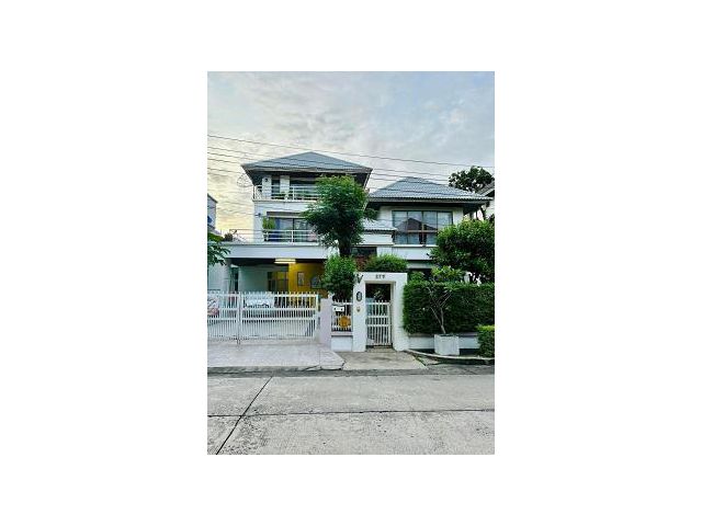 บ้าน 3 ชั้น หรู พร้อมอยู่ – โครงการธารารมย์ หัวหมาก
