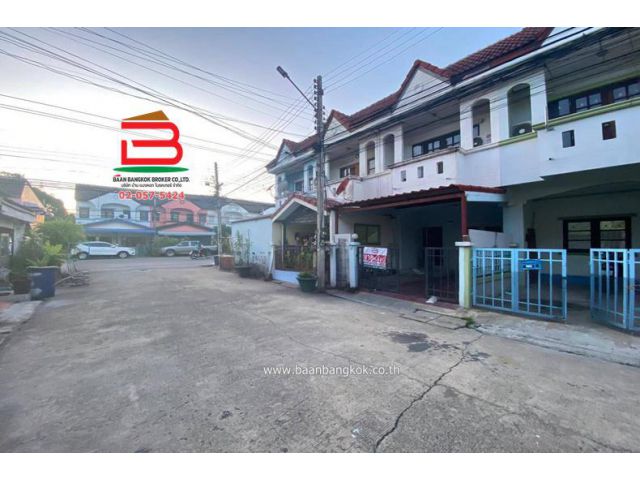 ขาย/เช่า ทาวน์เฮาส์ หมู่บ้าน บ้านฟ้ารังสิต คลอง 4 เนื้อที่ 16 ตรว. ใกล้สวนสนุกดรีมเวิลด์, โลตัสคลอง 4 ถนนรังสิต-นครนายก อ.ธัญบุรี จ.ปทุมธานี