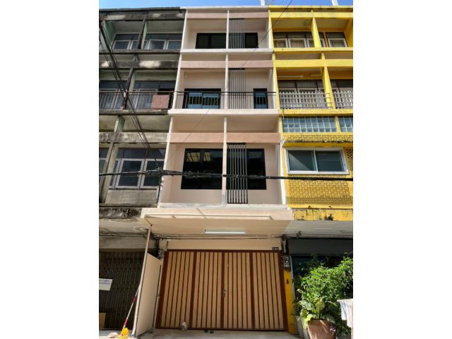 ขายอาคารพาณิชย์ 4 ชั้น รีโนเวทโมเดิร์นทั้งหลัง ซ.ประชาชื่น 36 แยก 3 ทำเลดี ใกล้ตลาดบองมาร์เช่ (ขายต่ำกว่าประเมิน)
