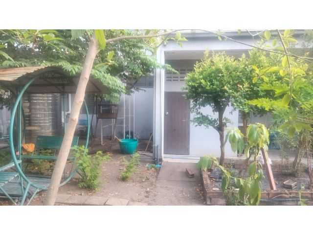 SALE LAND  AND Single Old House Bangkhen Latphrao  5 Beds House  for Sale Bigger area   114 sq.wah  5 Beds wi