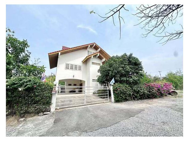 ขายบ้านเดี่ยว 2 ชั้น ในซอยหมู่บ้านสมอโพรง เดินทางเข้า-ออกได้หลาย