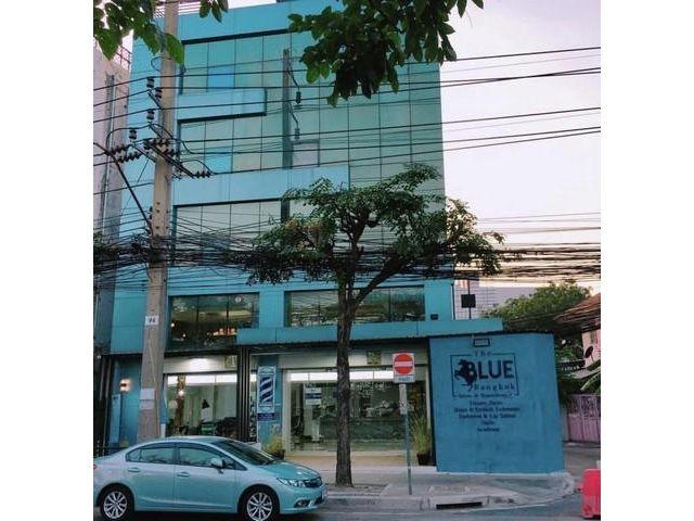อาคารพาณิชย์ 5ชั้น ถนนเจริญนคร ตกแต่งสวยพร้อมใช้งาน เหมาะทำโชว์รู
