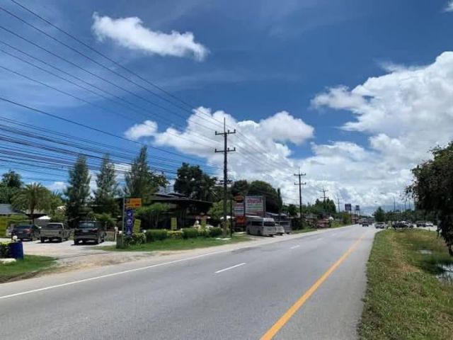 ขายที่ดินเปล่าติดถนนสุขุมวิทบ้านเพระยอง