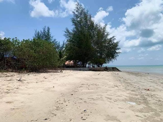 ขายที่ดินติดหาดส่วนตัวอ่าวมะขามป้อมระยอง