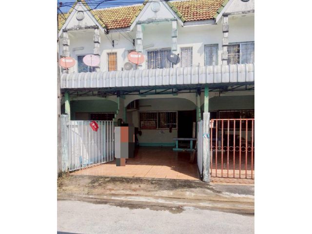 ทาวเฮ้าส์ 2 ชั้น 20 ตร.ว  ตรงข้าม รร.เซนต์โยเซฟระยอง มี 2 ห้องนอน 2 ห้องน้ำ ตำบลเนินพระ อำเภอเมืองระยอง จังหวัดระยอง