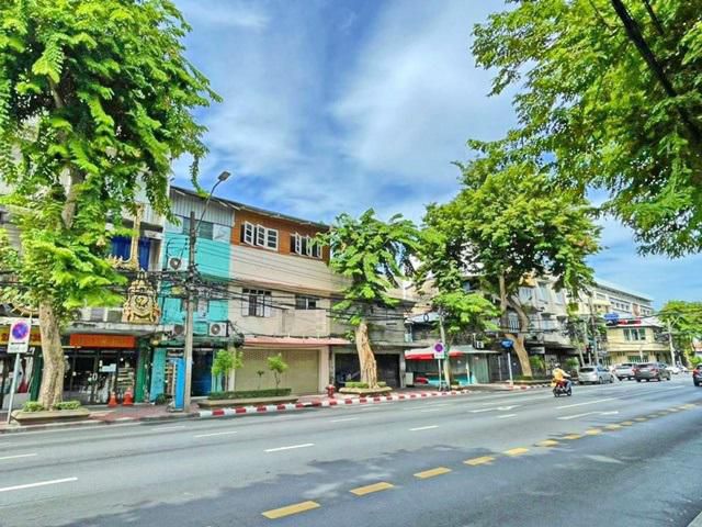 ทำเลดี MRTสามยอด 1กม. มหาไชย Renovateใหม่ 3 ชั้น 2 คูหา 365ตร.ม.